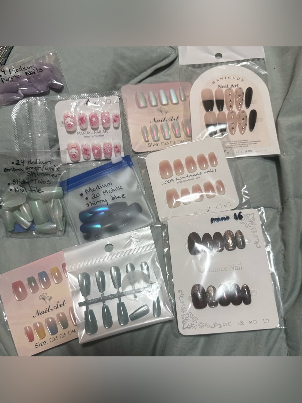 Hand made and painted Gel and acrylic nails small medium and large $6 each!!